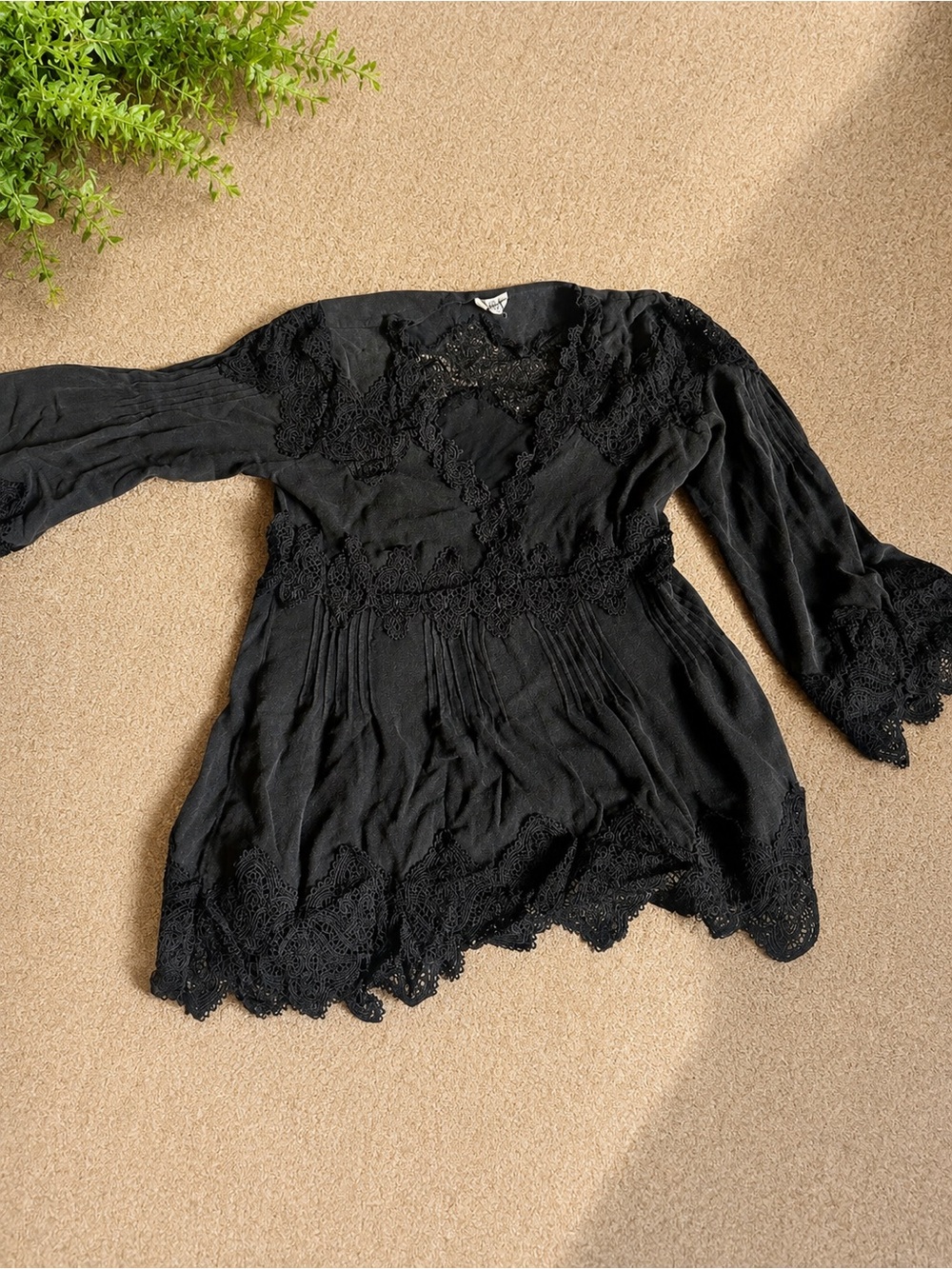 POL Black Lace Boho Blouse Medium Crochet Trim Long Sleeve Romantic Top